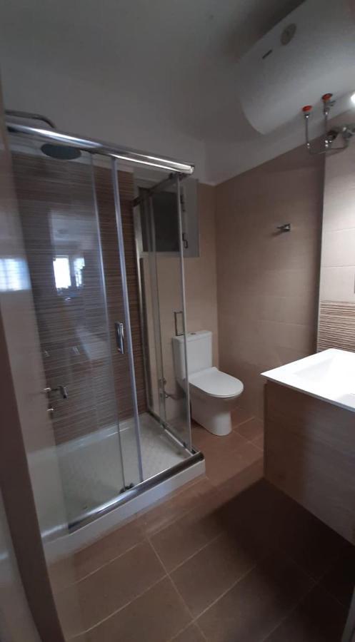 Tasias Apartments ลิคชูรี ภายนอก รูปภาพ