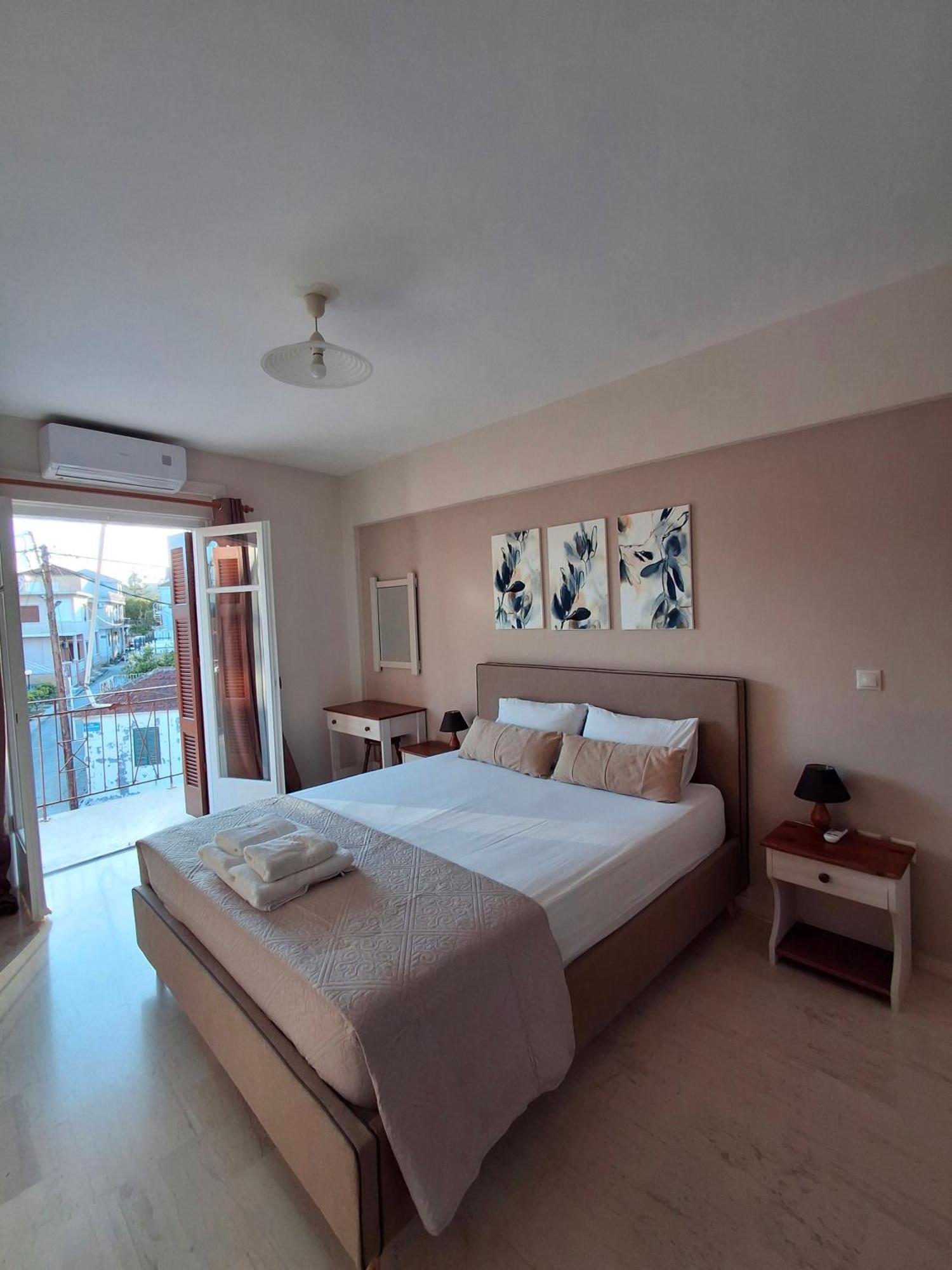 Tasias Apartments ลิคชูรี ภายนอก รูปภาพ